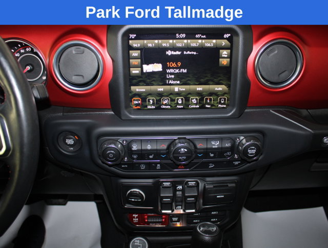 Used 2018 Jeep Wrangler Unlimited Rubicon AWD/4WD image 16