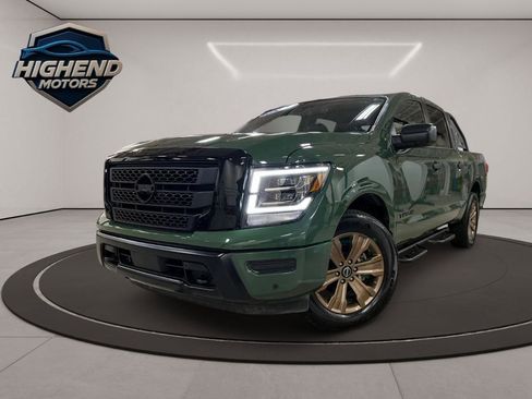 Used 2024 Nissan Titan SV w/ SV Bronze Edition Package image 2