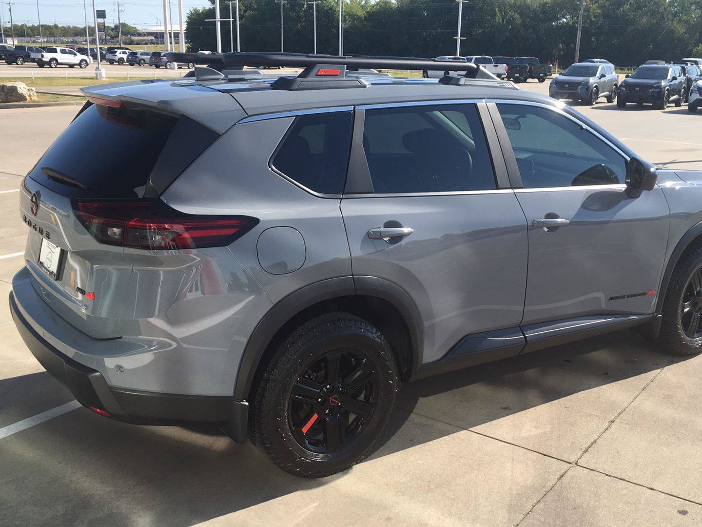 Used 2025 Nissan Rogue SV AWD/4WD image 6