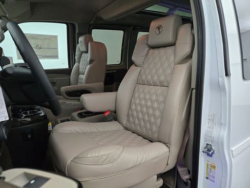 New 2025 GMC Savana 2500 w/ Driver Convenience Package image 38