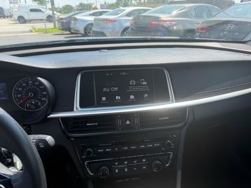 Used 2019 Kia Optima LX FWD image 11