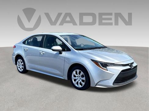 Used 2024 Toyota Corolla LE FWD image 1