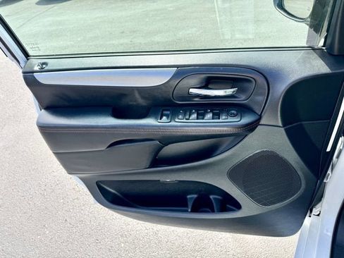 Used 2019 Dodge Grand Caravan GT image 22