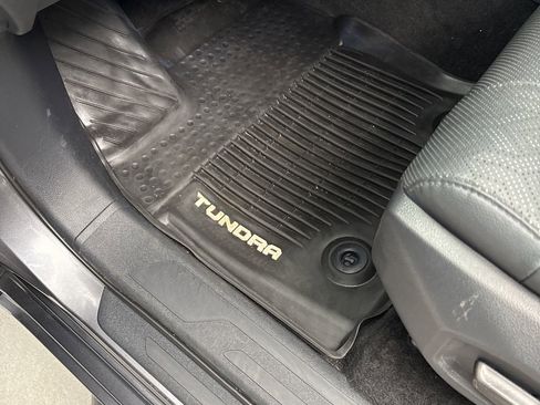 Used 2024 Toyota Tundra Limited AWD/4WD image 11