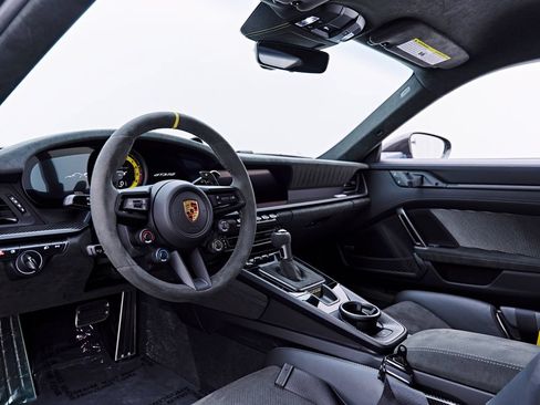 Used 2024 Porsche 911 GT3 RS w/ Weissach Package RWD image 2