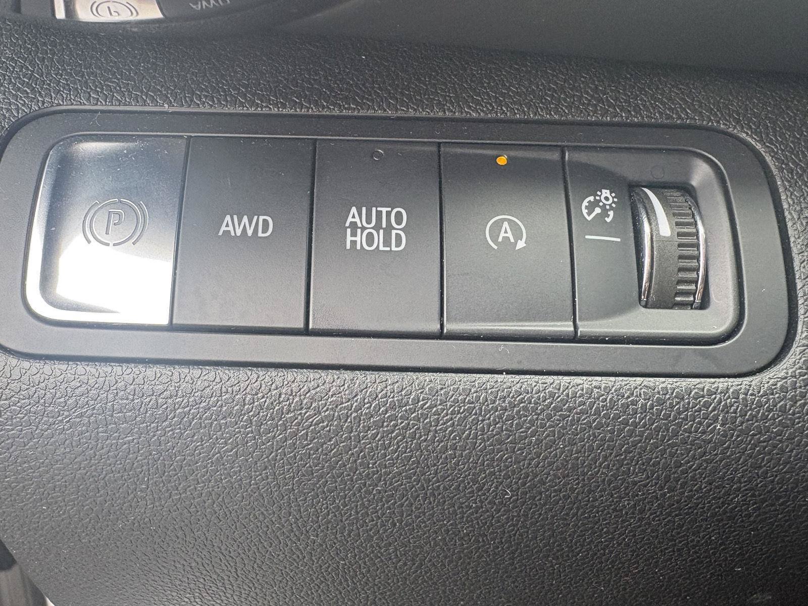 Used 2025 Chevrolet Equinox LT AWD/4WD image 19