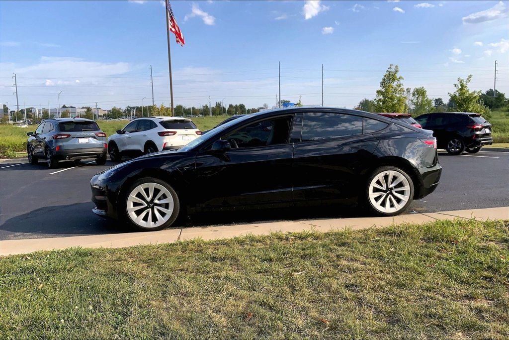Used 2021 Tesla Model 3 Standard Range Plus RWD image 11