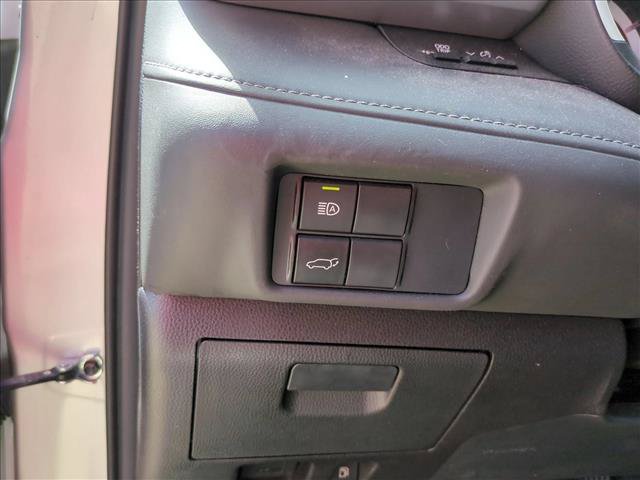 Used 2021 Toyota Highlander XLE AWD/4WD image 13