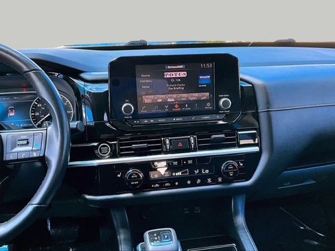 Used 2022 Nissan Pathfinder SV w/ SV Premium Package AWD/4WD image 7