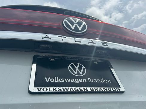New 2026 Volkswagen Atlas SE FWD image 42