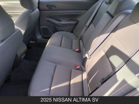 Used 2025 Nissan Altima 2.5 SV FWD image 16