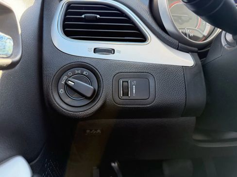 Used 2017 Dodge Journey SE w/ Flexible Seating Group image 18