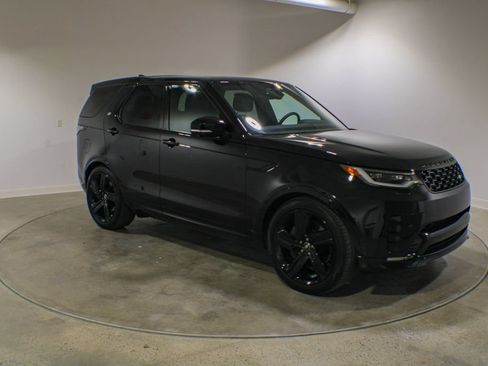 Certified 2025 Land Rover Discovery Dynamic SE AWD/4WD image 7