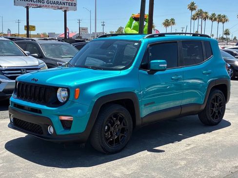 Used 2020 Jeep Renegade Altitude w/ UConnect 8.4 Nav Group FWD image 3