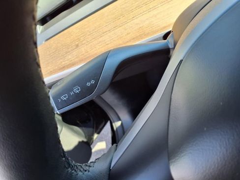 Used 2023 Tesla Model 3 Standard Range image 8