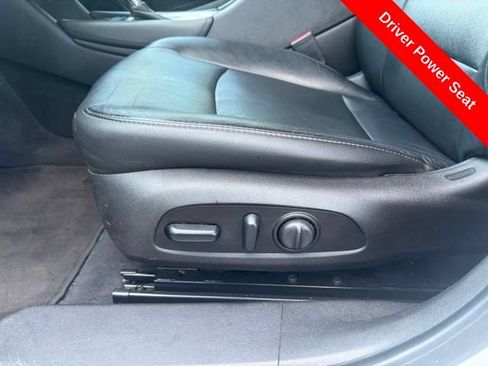 Used 2018 Chevrolet Malibu LT w/ Leather Package FWD image 29