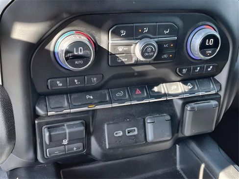 Certified 2022 Chevrolet Silverado 2500 LTZ w/ LTZ Plus Package image 18