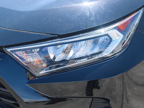 Certified 2019 Toyota RAV4 XLE w/ Convenience Package image 5