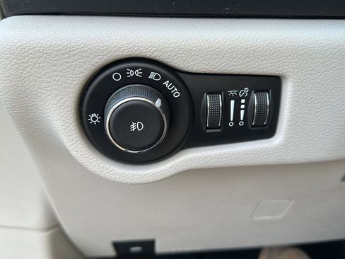 Used 2017 Chrysler Pacifica Touring-L Plus w/ Advanced Safetytec Group image 23