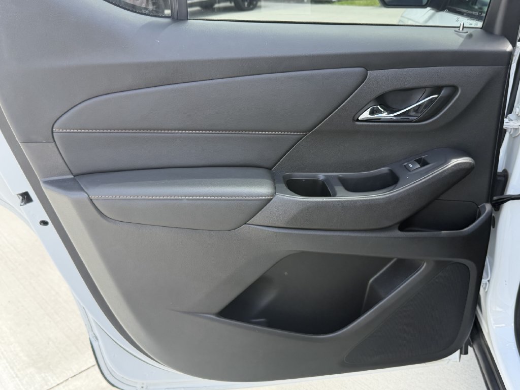 Used 2021 Chevrolet Traverse RS FWD image 23