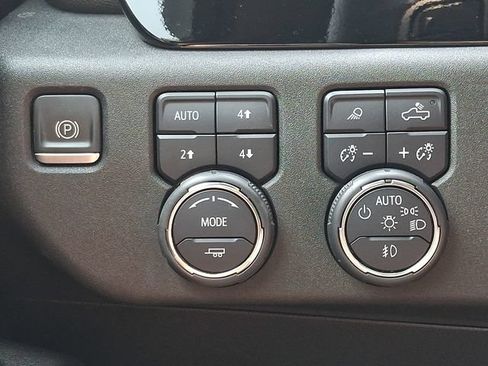Certified 2024 Chevrolet Silverado 2500 LTZ w/ LTZ Convenience Package AWD/4WD image 25