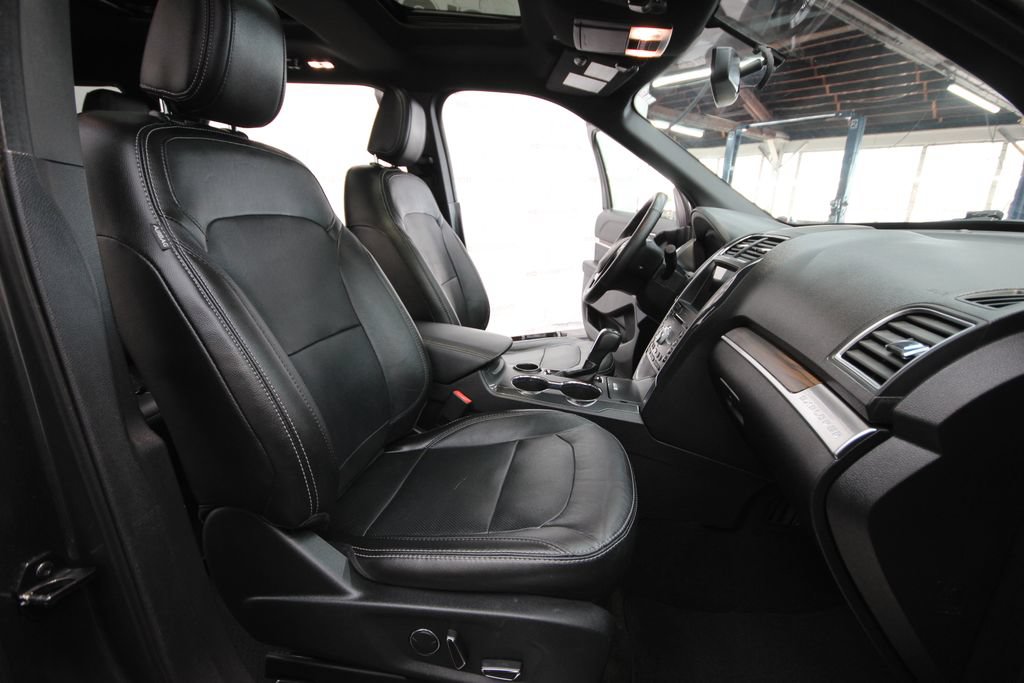 Used 2018 Ford Explorer Limited FWD image 30