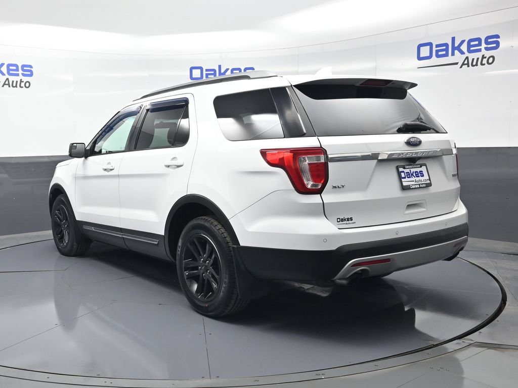 Used 2017 Ford Explorer XLT FWD image 5