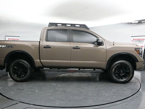 Used 2021 Nissan Titan PRO-4X w/ Pro-4x Convenience Package image 9