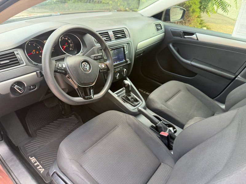 Used 2016 Volkswagen Jetta SE FWD image 11