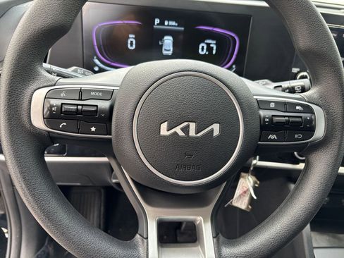 Used 2025 Kia Sportage LX FWD image 25