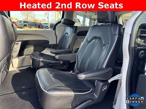 Used 2024 Chrysler Pacifica Limited image 28