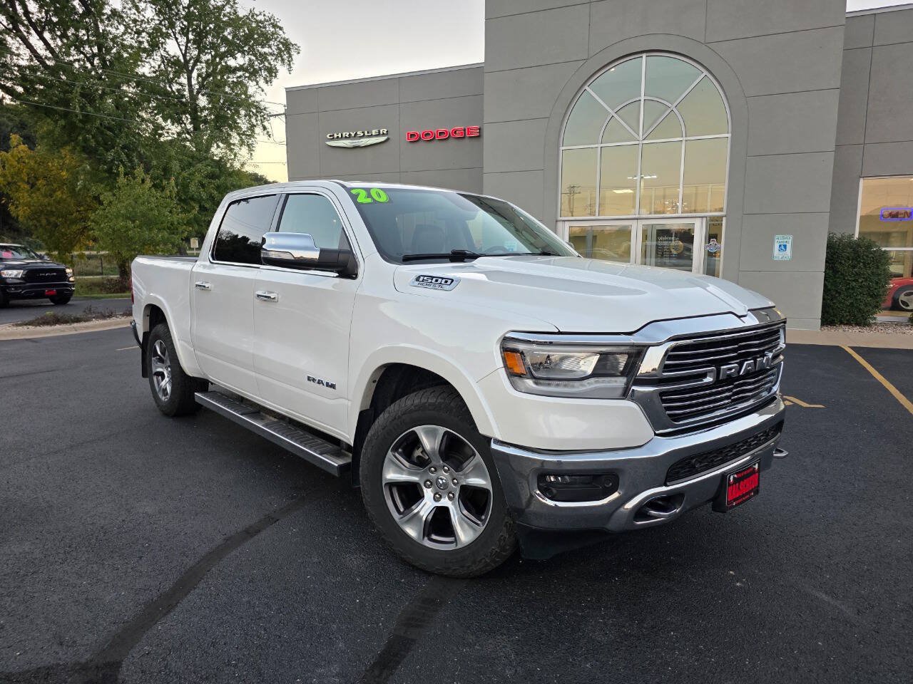 Used 2020 RAM 1500 Laramie AWD/4WD image 4