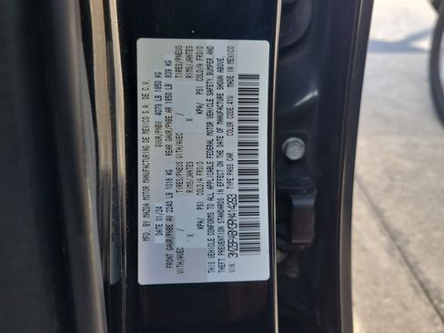 Used 2024 MAZDA MAZDA3 s FWD image 30