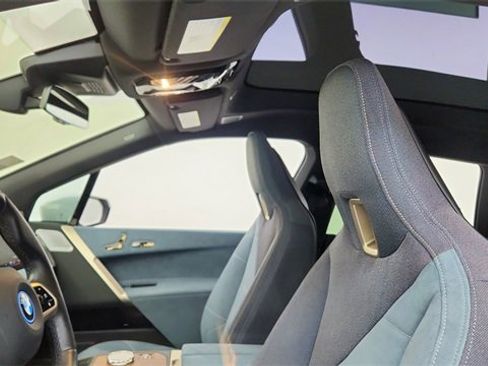 Used 2025 BMW iX xDrive50 image 33