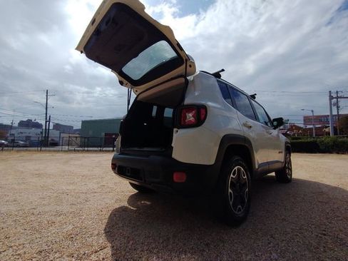 Used 2017 Jeep Renegade Trailhawk w/ Popular Equipment Group image 62