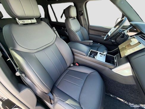 New 2026 Land Rover Range Rover Long Wheelbase SE AWD/4WD image 14