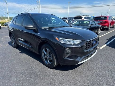 Used 2023 Ford Escape ST-Line w/ Tech Pack #1 AWD/4WD image 3