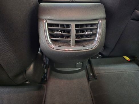 Used 2021 Chevrolet Malibu LT image 32