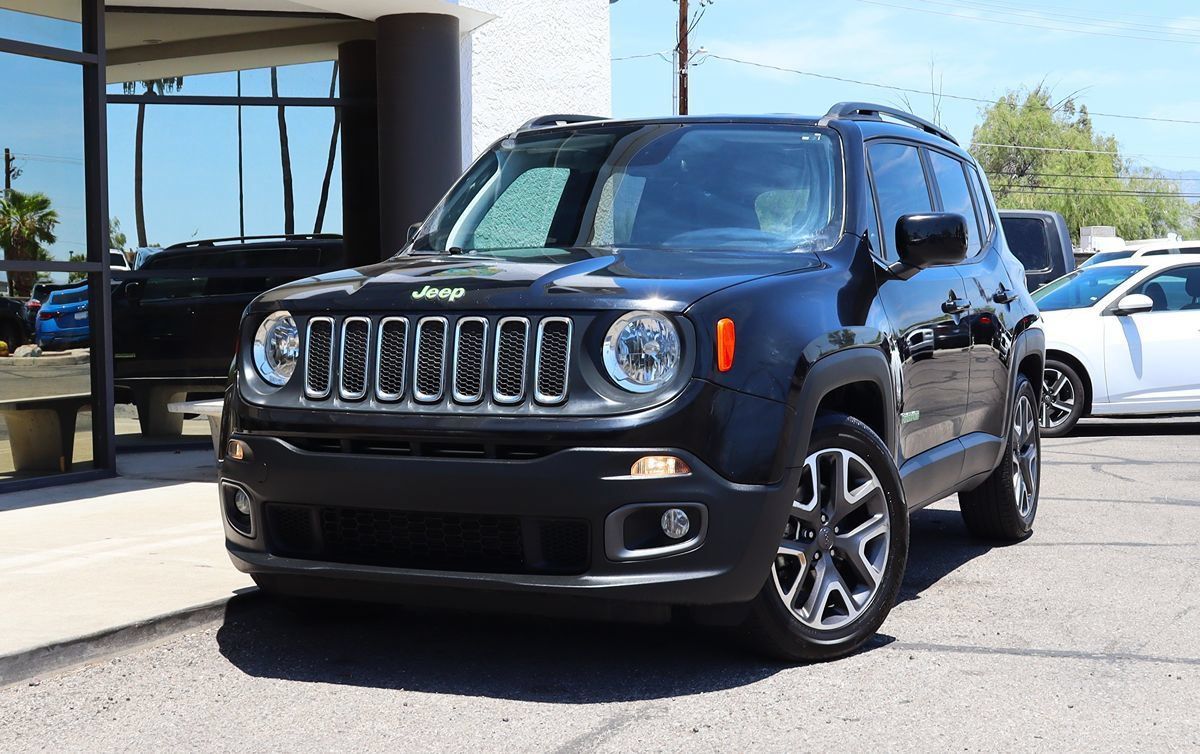 Used 2018 Jeep Renegade Latitude FWD image 2