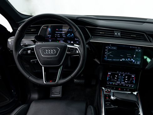 Used 2023 Audi e-tron S Premium Plus AWD/4WD image 18