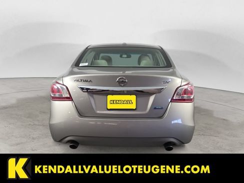 Used 2013 Nissan Altima 2.5 SV w/ 2.5SV Convenience Pkg FWD image 6