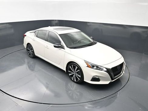 Used 2019 Nissan Altima 2.5 SR w/ SR Premium Package FWD image 19