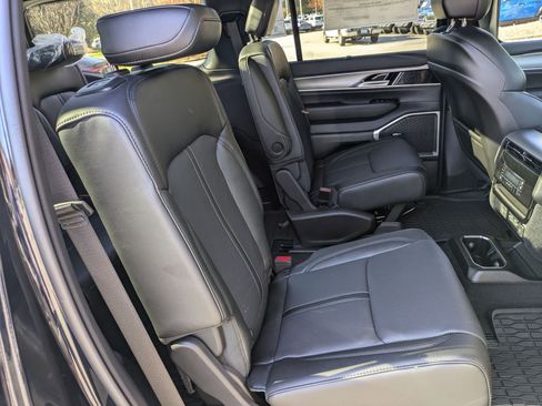 New 2025 Jeep Wagoneer Series II w/ Convenience Group I image 28