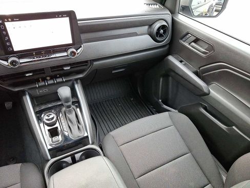 Used 2024 Chevrolet Colorado Trail Boss image 12