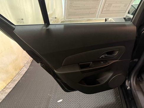 Used 2014 Chevrolet Cruze LT image 23