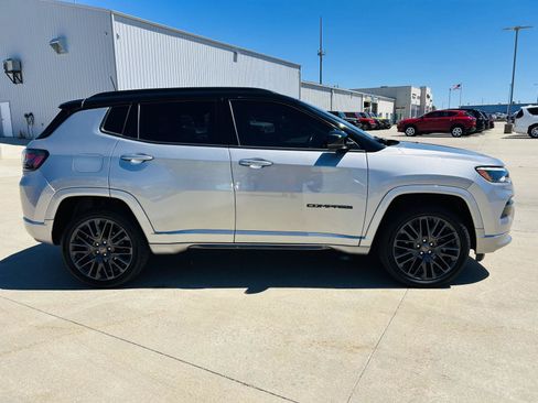 Used 2022 Jeep Compass High Altitude AWD/4WD image 40