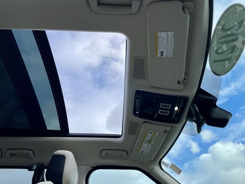 Used 2021 Land Rover Range Rover Westminster Edition image 17