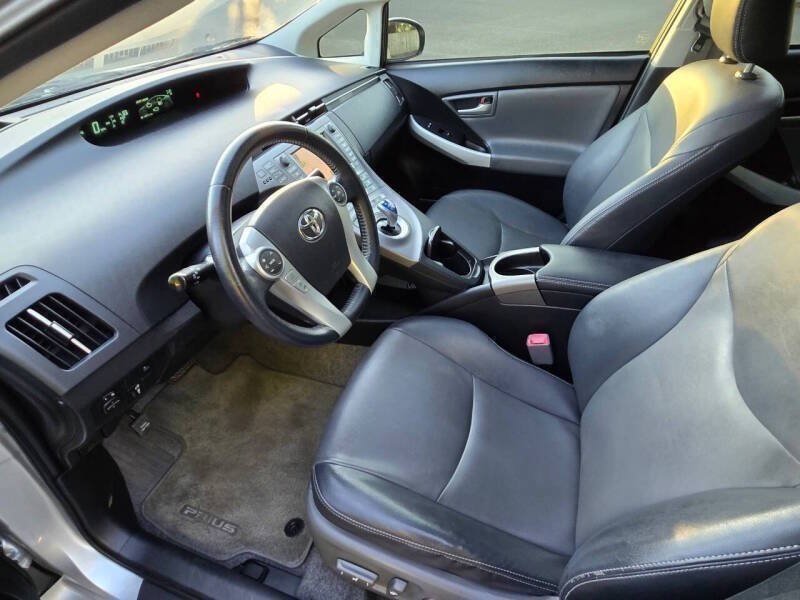 Used 2012 Toyota Prius Four w/ Deluxe Solar Roof Pkg FWD image 12