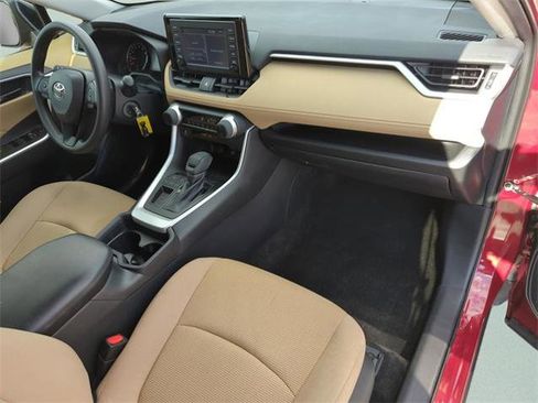 Used 2019 Toyota RAV4 LE image 13