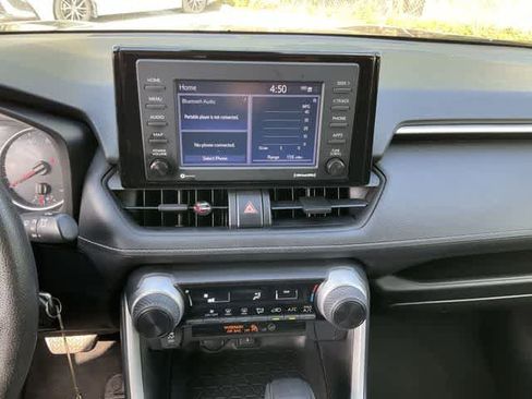 Used 2022 Toyota RAV4 LE image 20